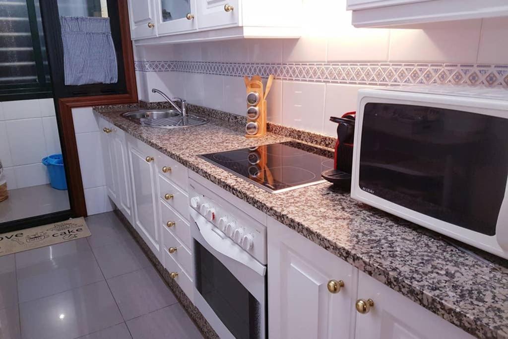 Apartamento Completo Con Parking Privado Y Wifi En San Roque Vigo Exterior foto